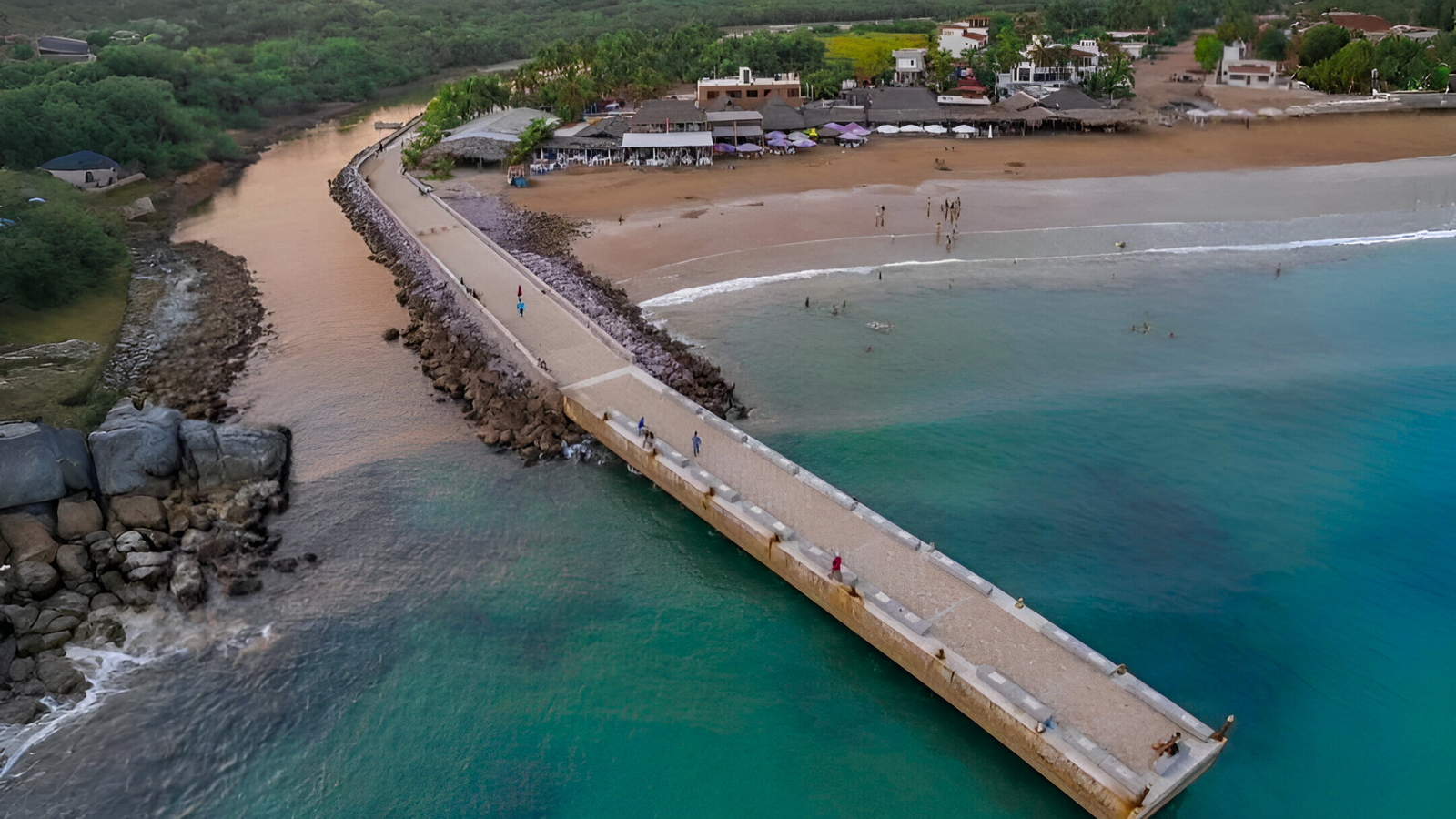 Atardecer en el malecón de Punta Pérula, Costa Alegre Jalisco